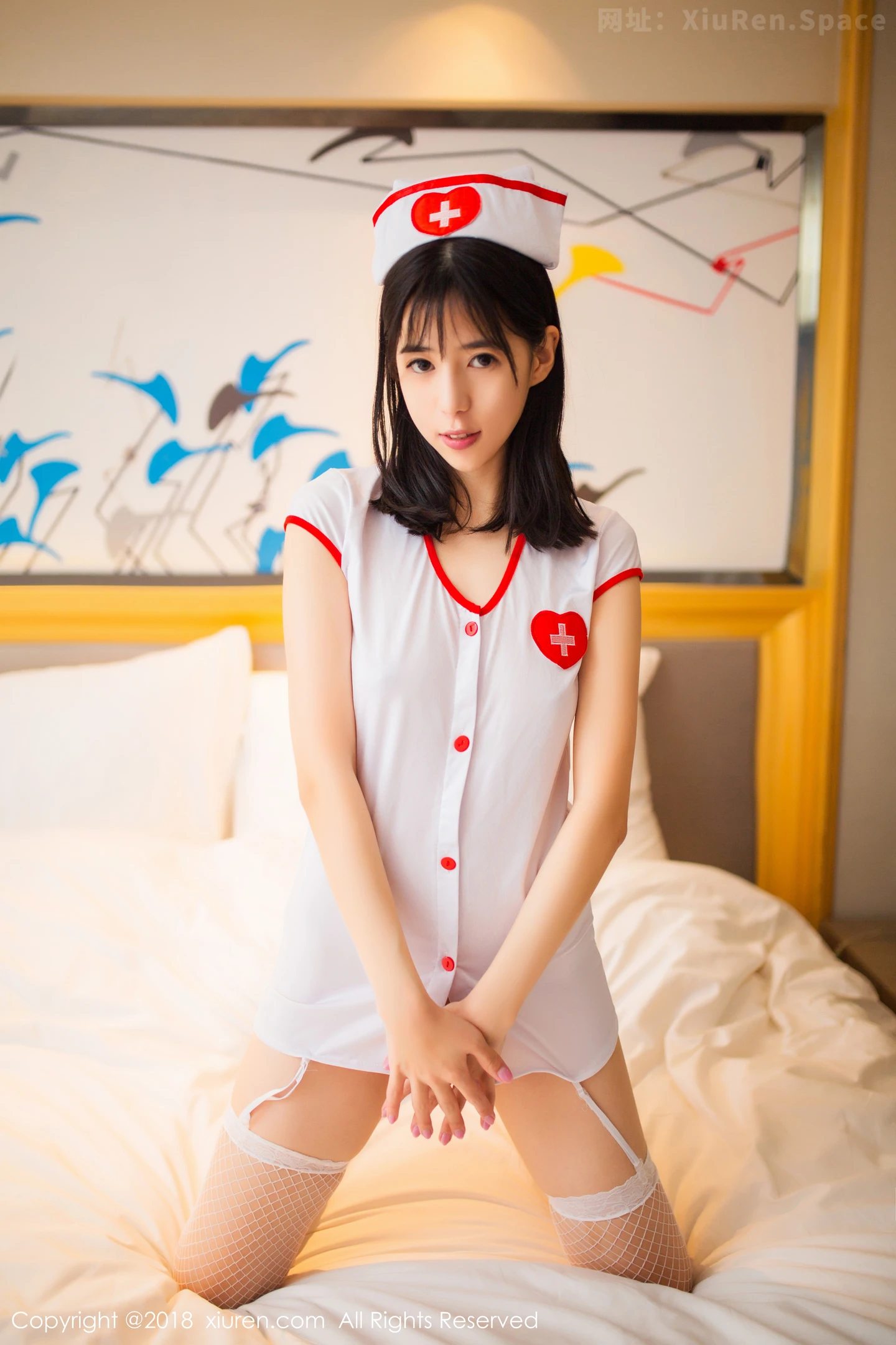 图片[2]-[XiuRen秀人网]VOL.996 嫩模艾栗栗性感护士装+粉红毛衣秀完美身材甜美写真43P-秀人网官方网站